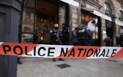 Paris : la balise de la police avait été placée trop tôt sur leur scooter, les braqueurs à la hache libérés